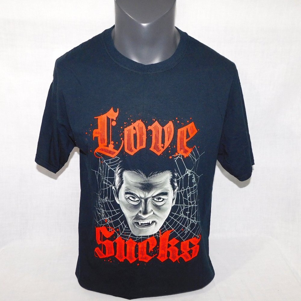 Dracula LOVE SUCKS Loot Fright Crate T Shirt Black Red Valentines Day Mens L